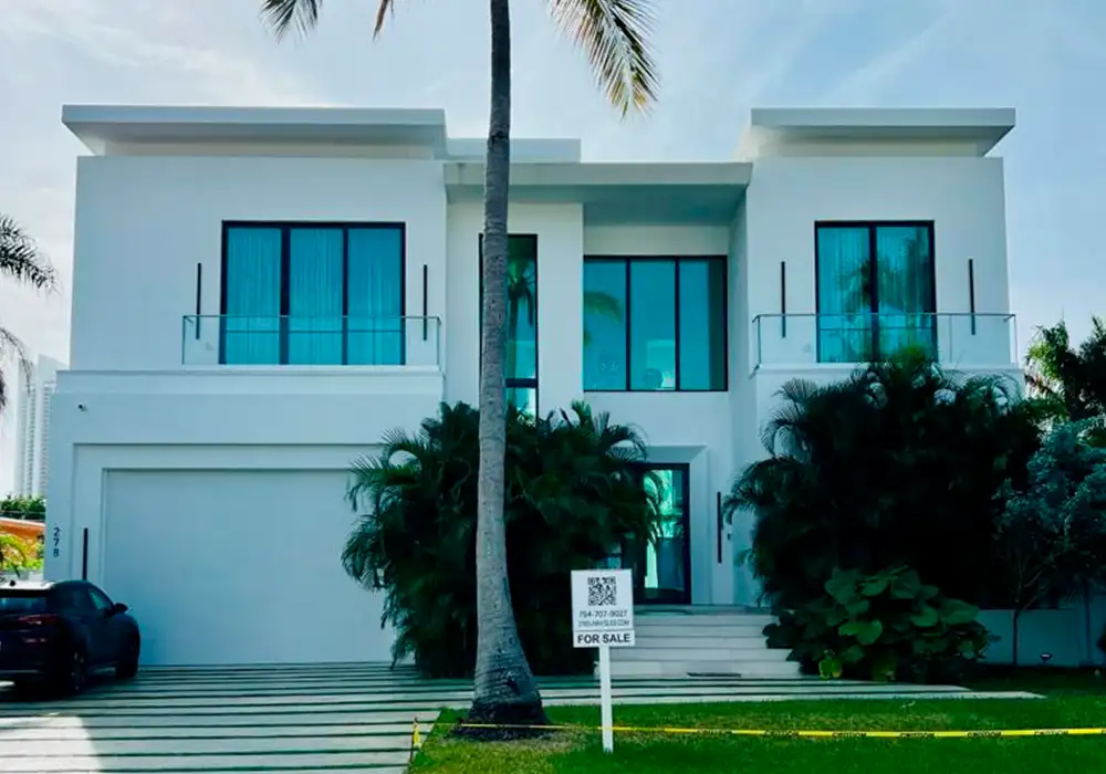 Read more about the article How Summer Heat Affects Exterior Paint in Florida and How to Prevent Damage