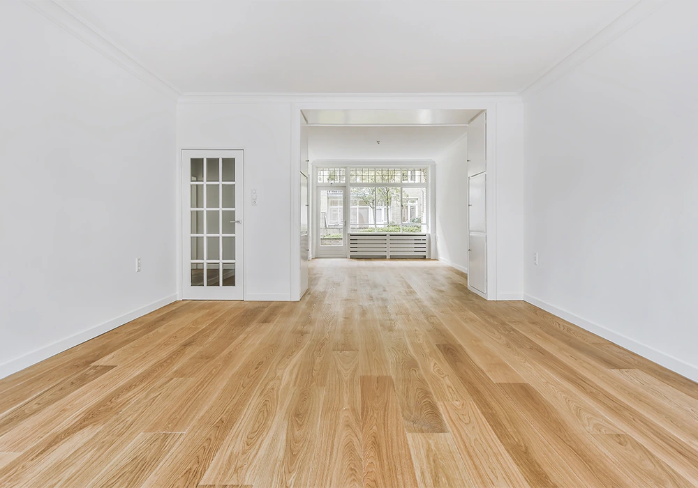 Read more about the article The transformative power of combining flooring installation and interior painting